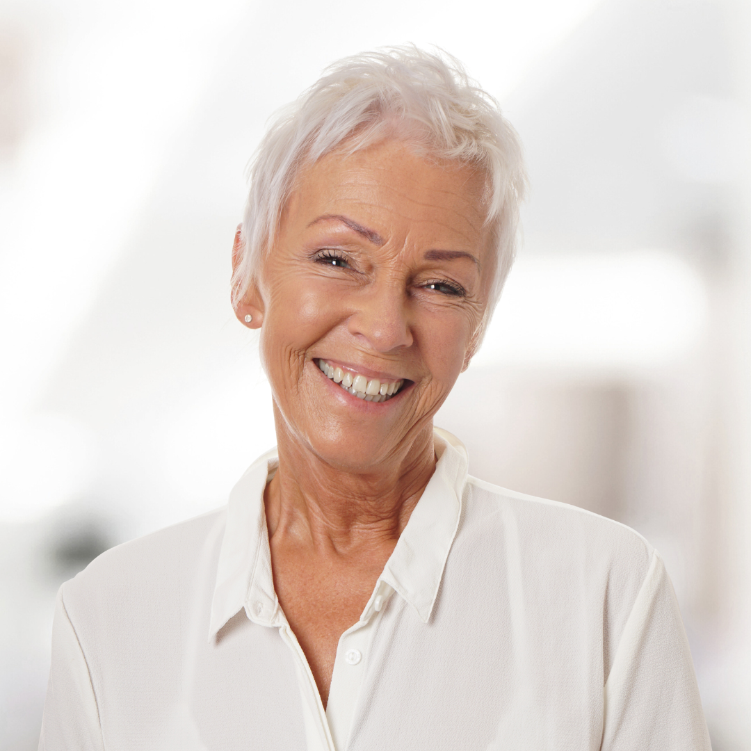 Ältere Dame - Praxismanagerin Hannelore Reichert-Romano